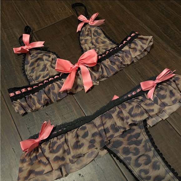 Trashy Lingerie Viola Leopard Print Ruffle Set - Picture 2 of 11